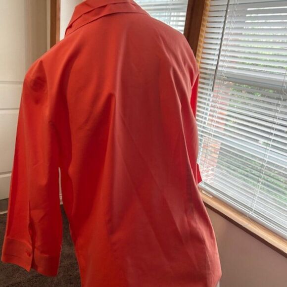 Gold Label Investments Tangerine Peach button down 3/4 sleeves top, size 16 - Picture 3 of 4